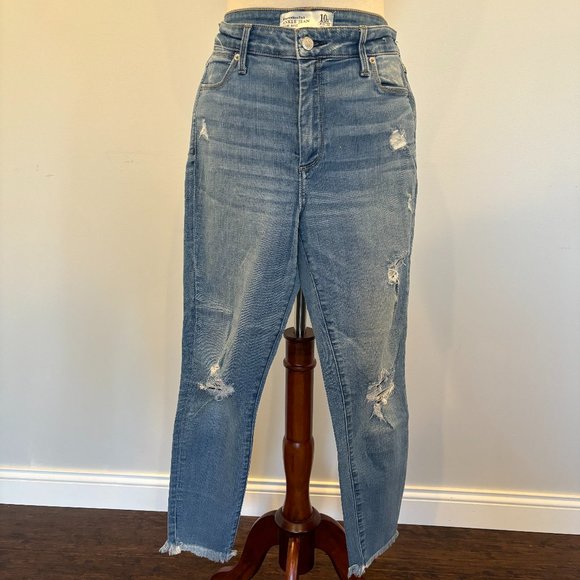 A&F Highrise Ankle Jean - Picture 1 of 4